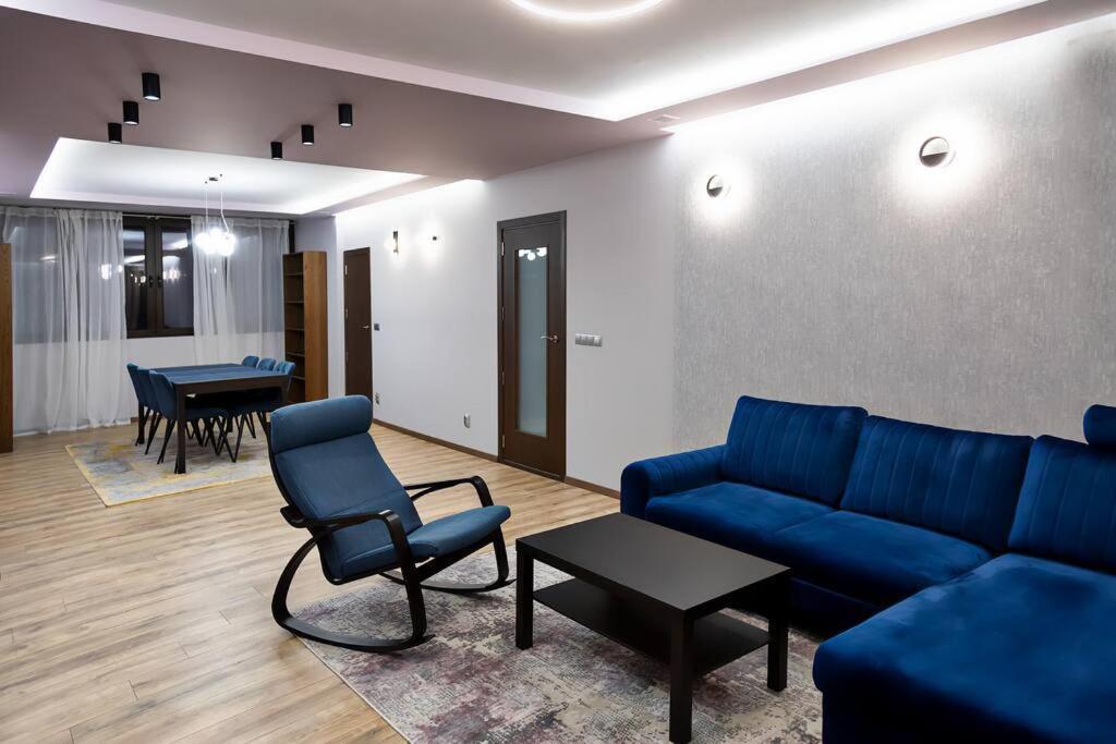 Very Spacious & Modern 3bed Near Airport & Centre Διαμέρισμα Σόφια