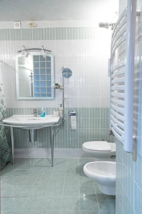 Apartment Very Spacious & Modern 3bed Near Airport & Centre *