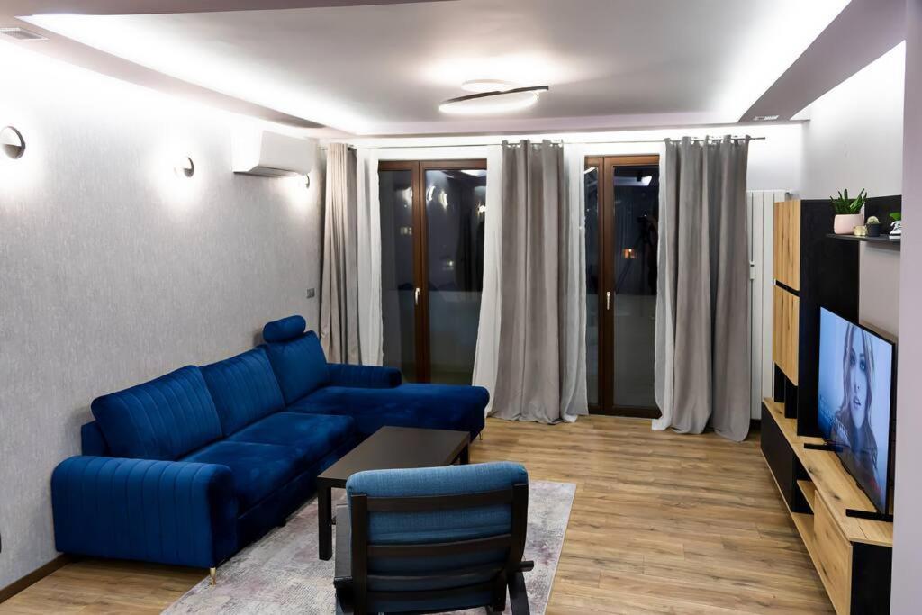 Very Spacious & Modern 3bed Near Airport & Centre Apartment